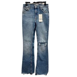 Zara Women’s High Rise Flare Jeans 6 Blue Wash Denim Distressed Knee Rip NWT